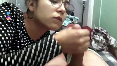 Rankų darbo su apdaila rankose - daug pieno